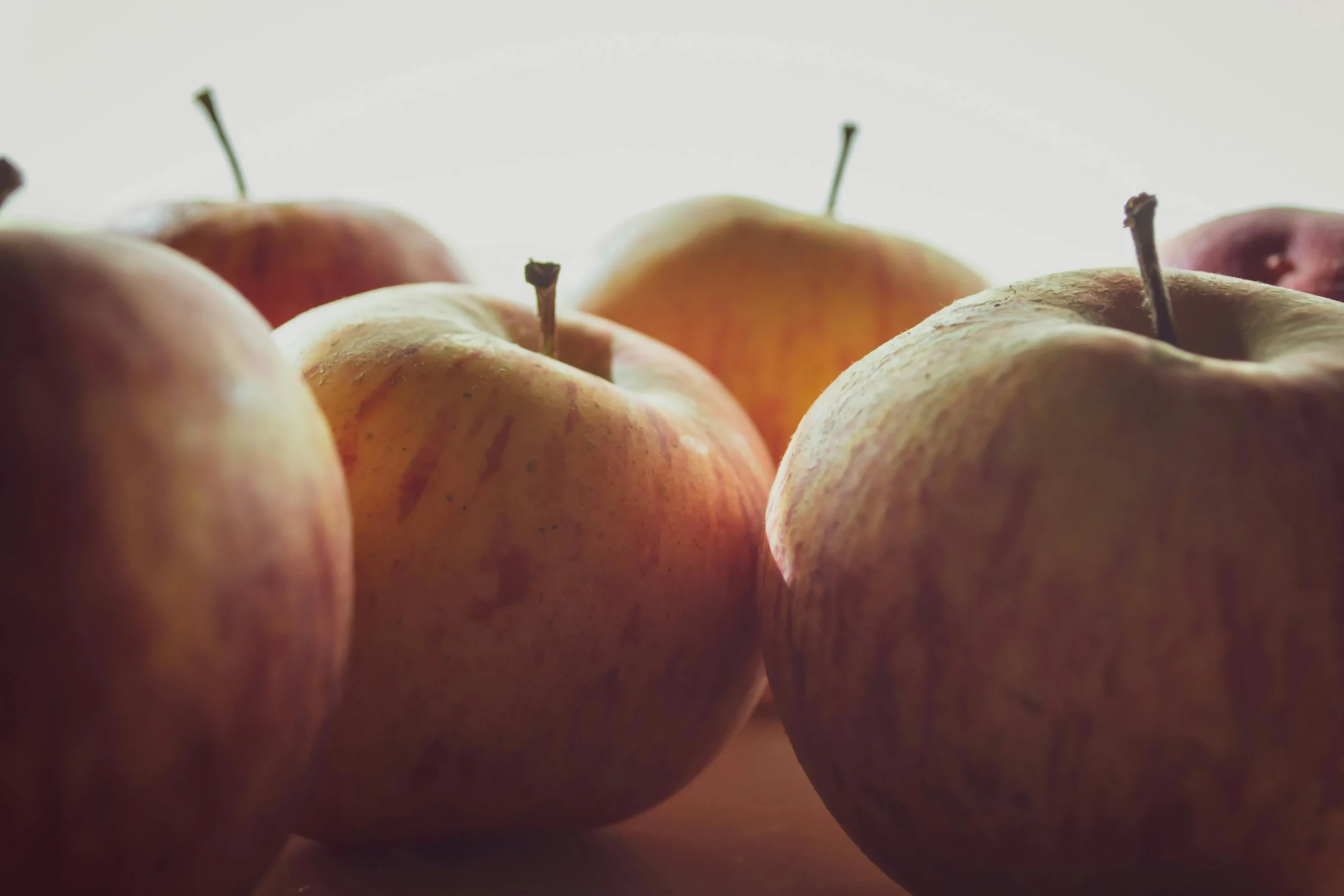 of_high_fiber_snacks_like_apples