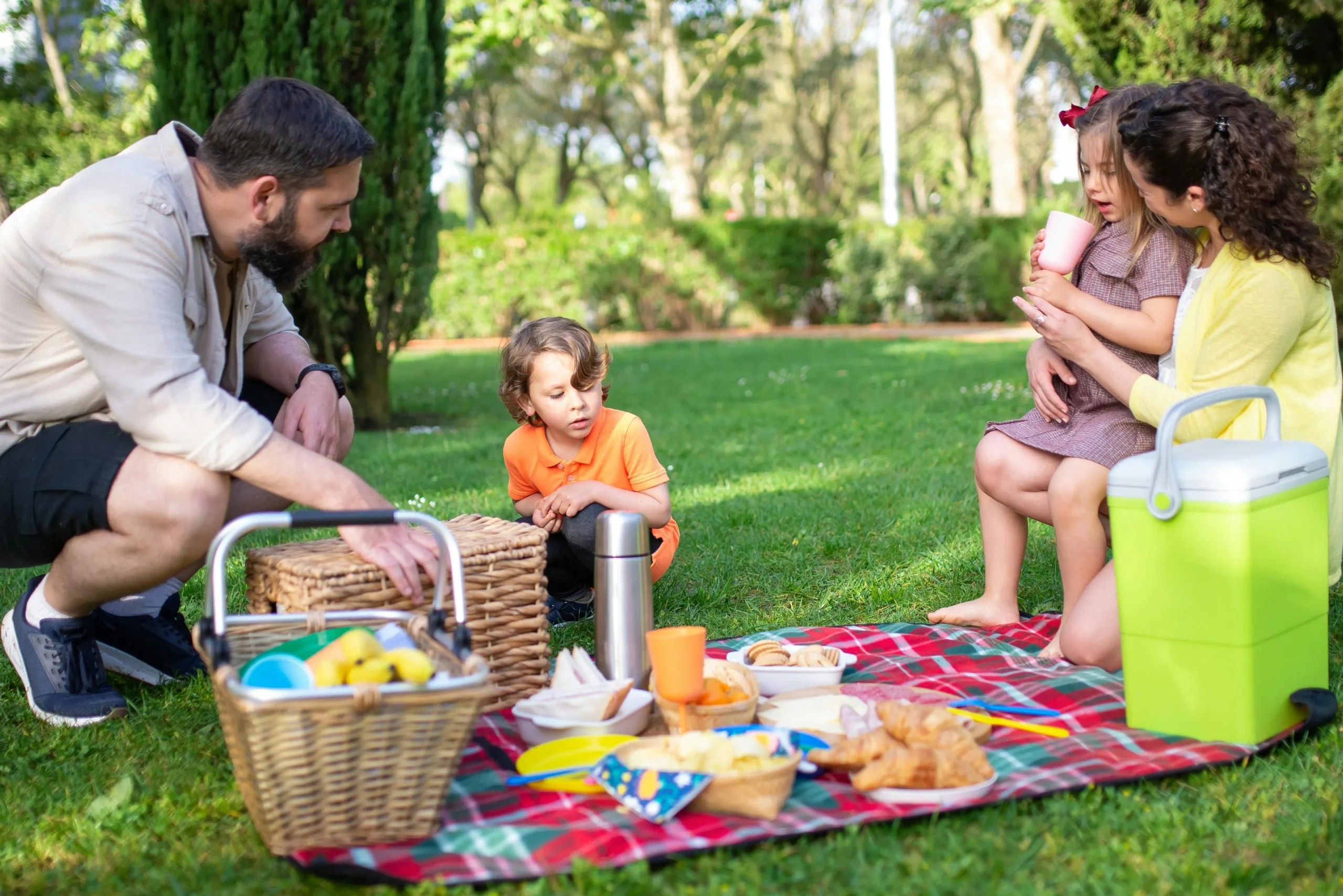 of_a_family_playing_Frisbee_or_biking_together_in_a_park__Create_an_ultra_realistic_image_with_perfect_contrast_by_emphasizing_depth