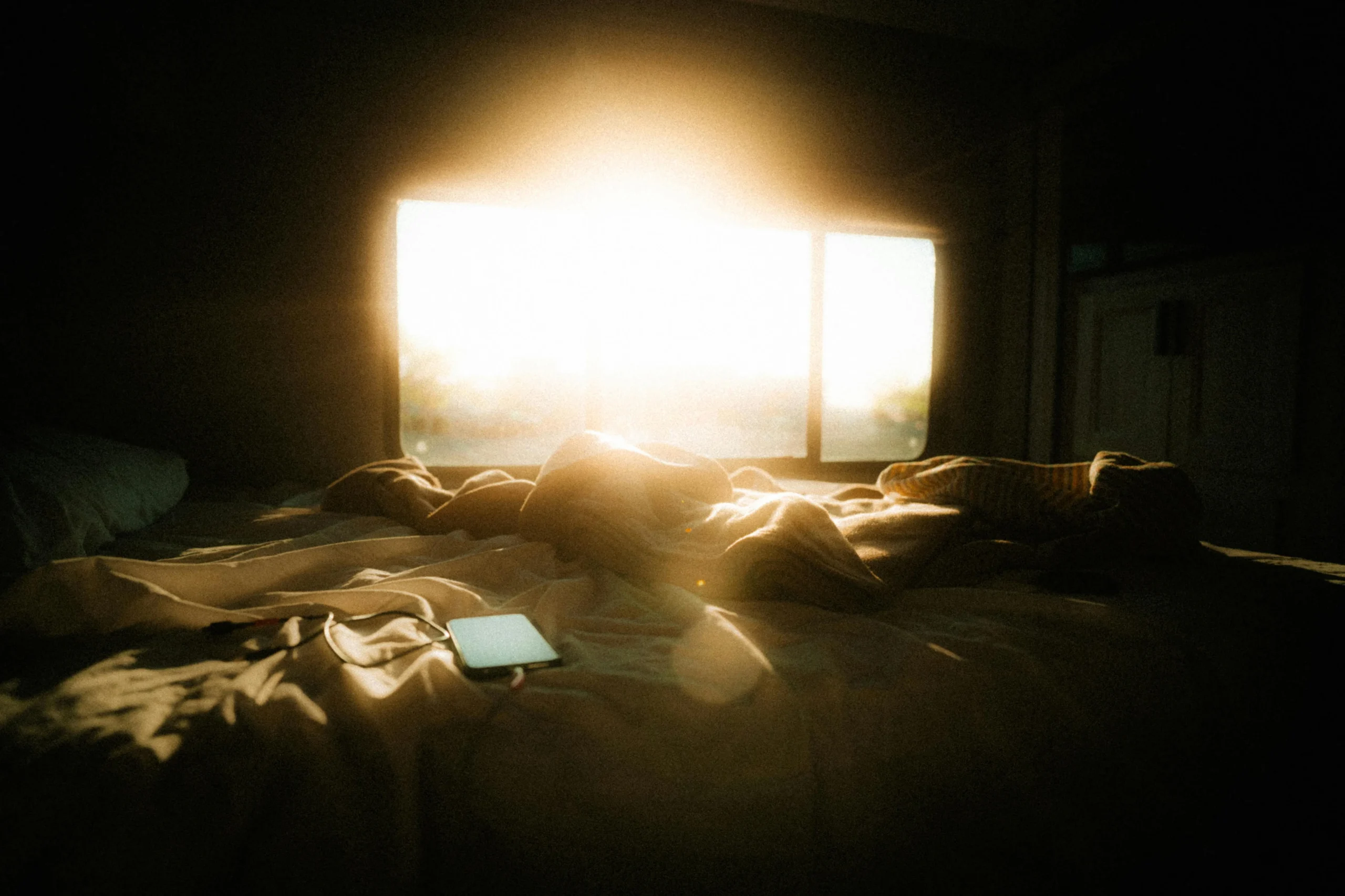 of_a_peaceful_bedroom_with_calming_colors