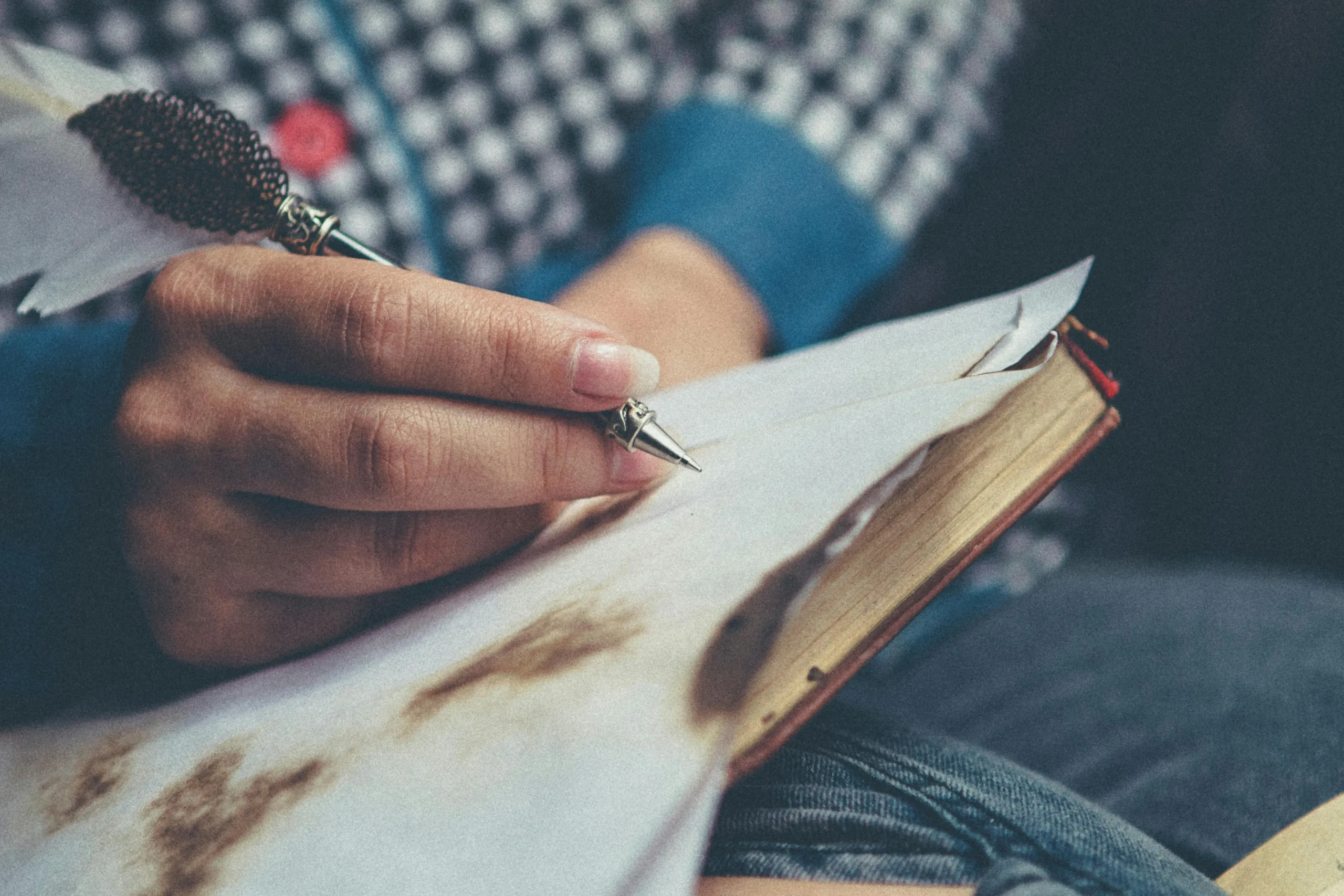 of_a_person_writing_in_a_gratitude_journal